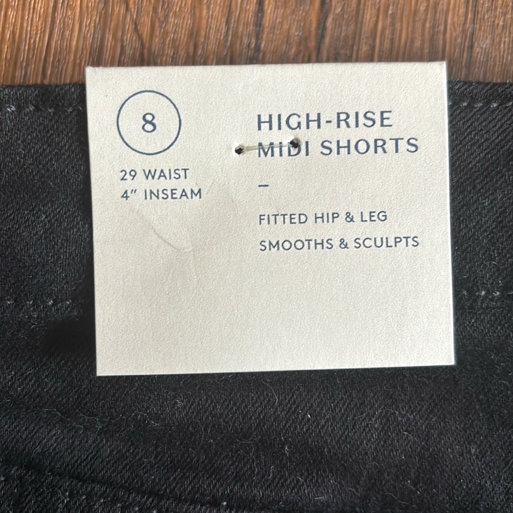 Universal Threads Short - Picture 3 of 3